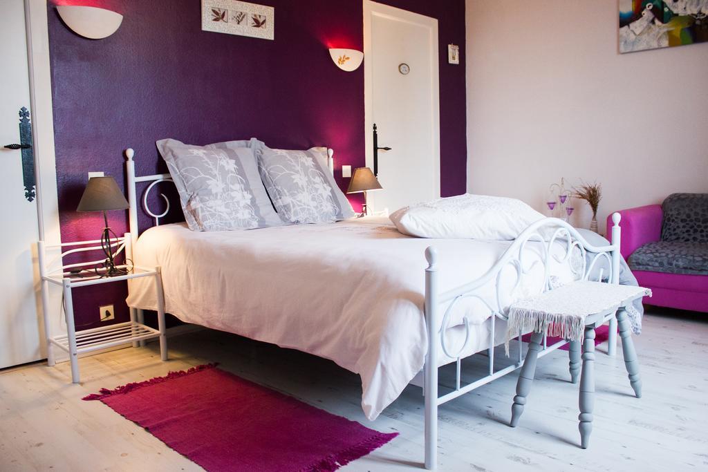 Bed and Breakfast Aux Ronzières à Pouilly-sous-Charlieu Chambre photo