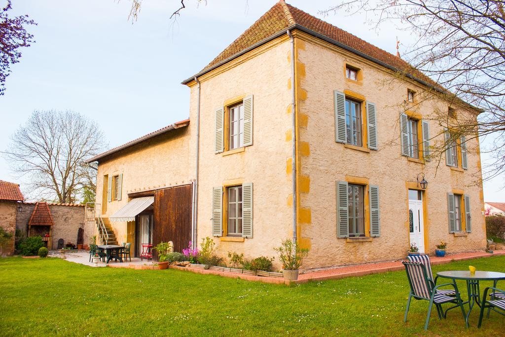 Bed and Breakfast Aux Ronzières à Pouilly-sous-Charlieu Chambre photo