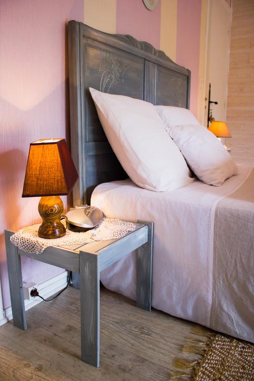 Bed and Breakfast Aux Ronzières à Pouilly-sous-Charlieu Chambre photo