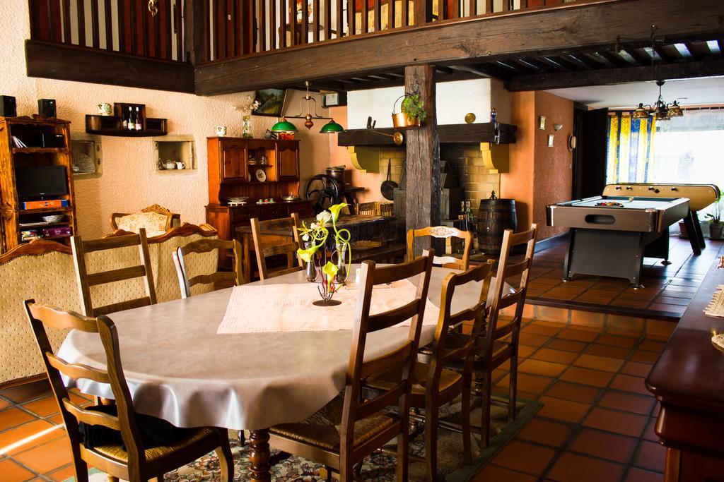 Bed and Breakfast Aux Ronzières à Pouilly-sous-Charlieu Chambre photo